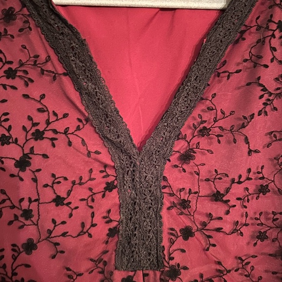 BloomChic 28 maroon blouse - Picture 3 of 5